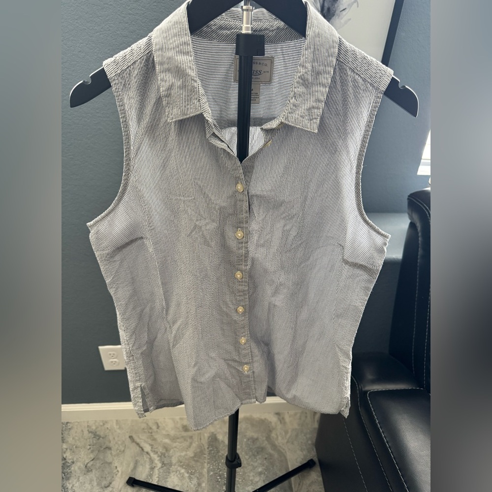 G.H. Bass & Co. Black and White Striped Button-Down Shirt